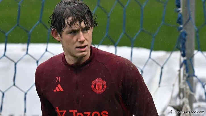Walsall sign ex-West Ham goalkeeper Wooster