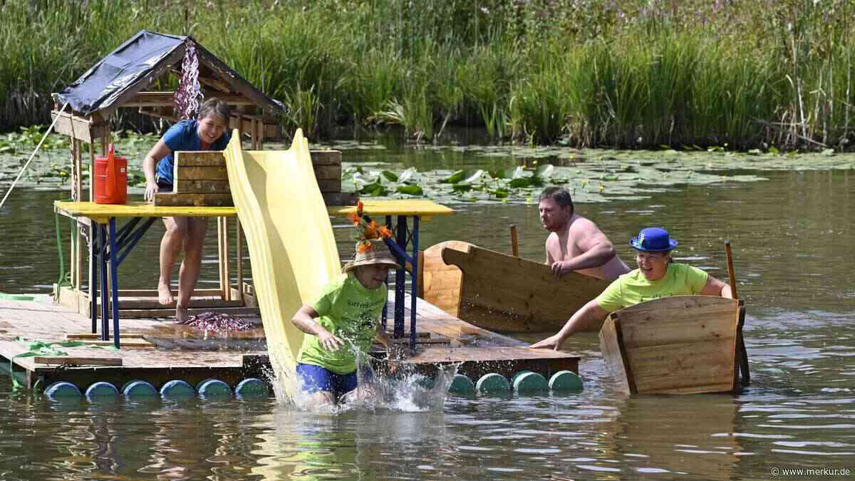 Wilde Duelle im Weiher: 42 Teams kämpfen um den Sieg – Sautrogrennen in Oberbayern