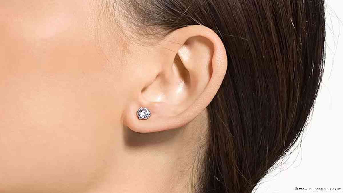 'Add shine' to your look with 'elegant' £49 Swarovski stud earrings