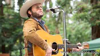 Charley Crockett Is Still Mad About Twin Temple, Says He ‘Lost Respect’ for Jack White