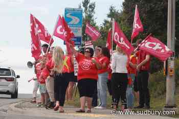 Extendicare York staff, supporters rally for new contract