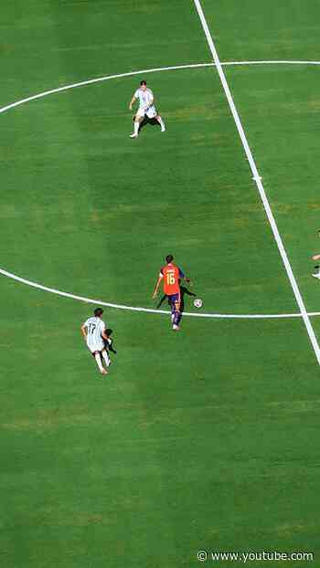 Rodri - The centre of attention. #FIFAWorldCup