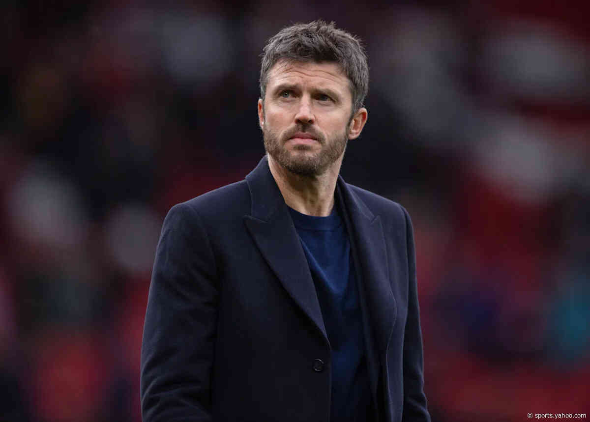 Journalist: Manchester United weighing late move for versatile signing