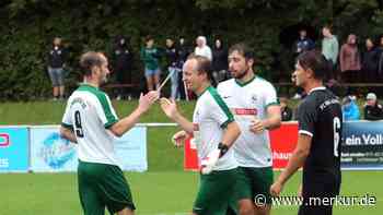 Dunkelheit und Starkregen: Platz-Wechsel mitten im Spiel