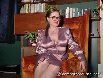 Fringe Review: A Woman's Guide to Romance Novels a sexy, silly time