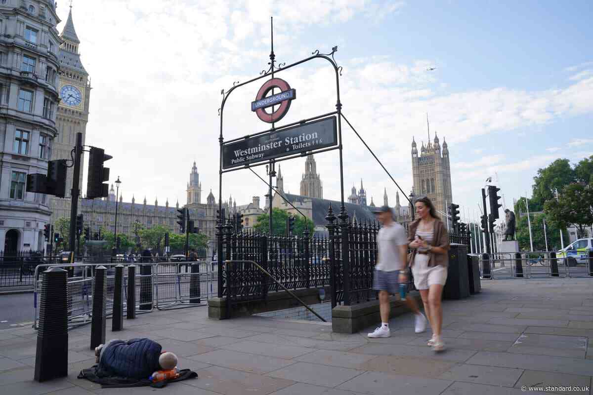 PM announces drive to get thousands of rough sleepers off streets for Christmas