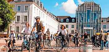 Fahrrad und Tanz am Schloss