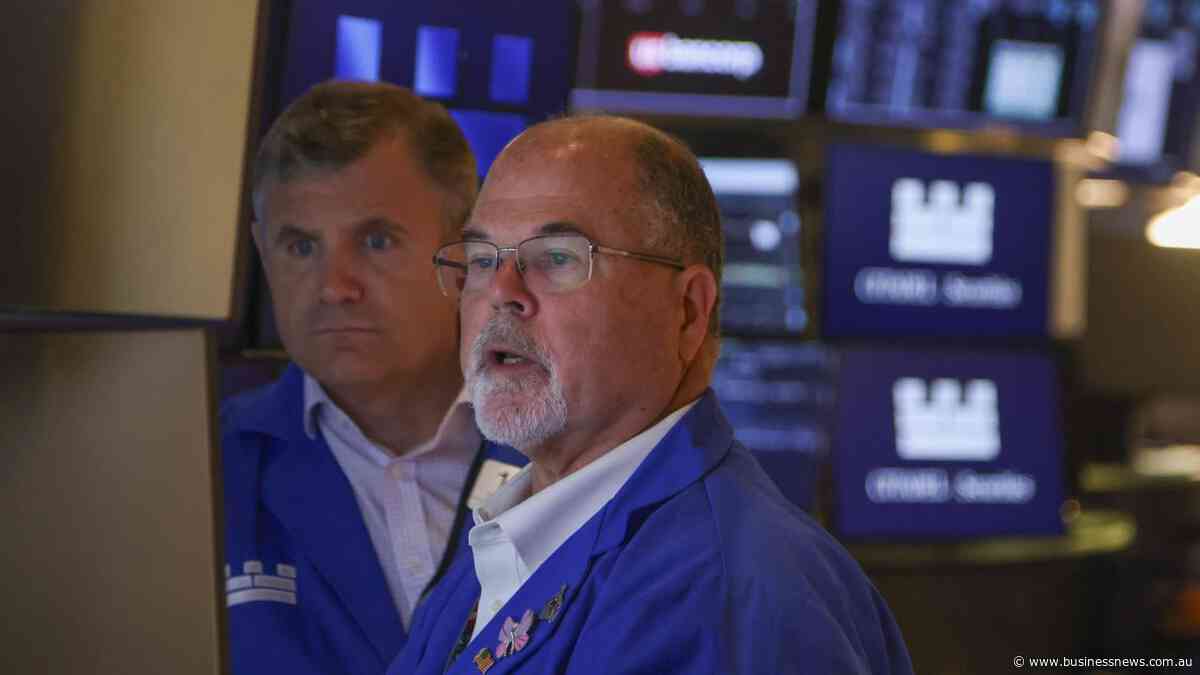 Tech sell off drags Wall St down as bond yields climb