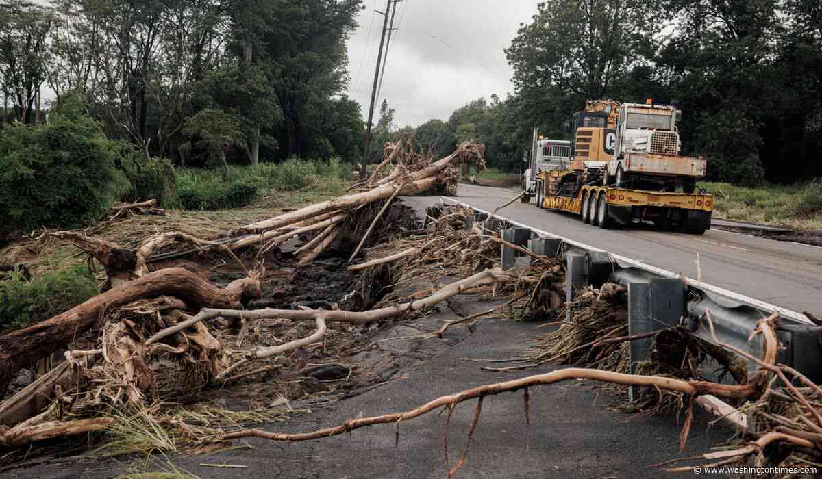 Crews work to restore power to thousands after Lala raked Hawaii