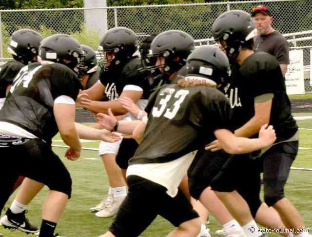 Western Hills’ football team looks to continuity, stability for improved results