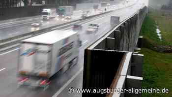 Wie wirkt sich das ausgesetzte Sonntagsfahrverbot für Lkw auf den Verkehr auf der A8 aus?