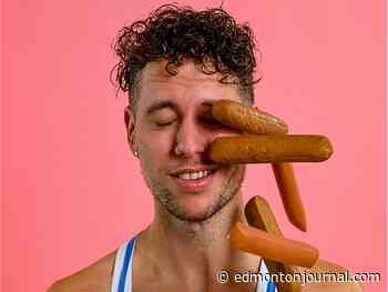 Fringe Review: Tony Wrestles a Stranger but also eats hot dogs and explores masculinity