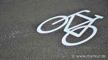 Piktogrammkette in der Bahnhofstraße in Neufahrn soll Radverkehr sicherer machen