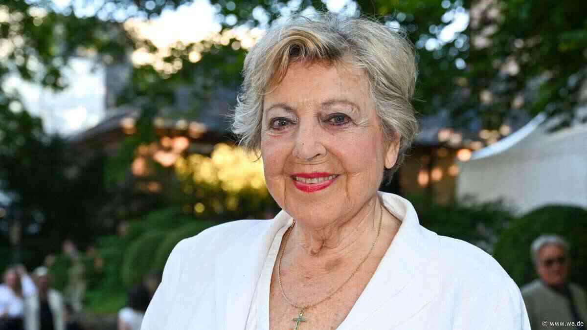 Seit schwerem Sturz: Marie-Luise Marjan geht nicht mehr ohne Rollator aus dem Haus