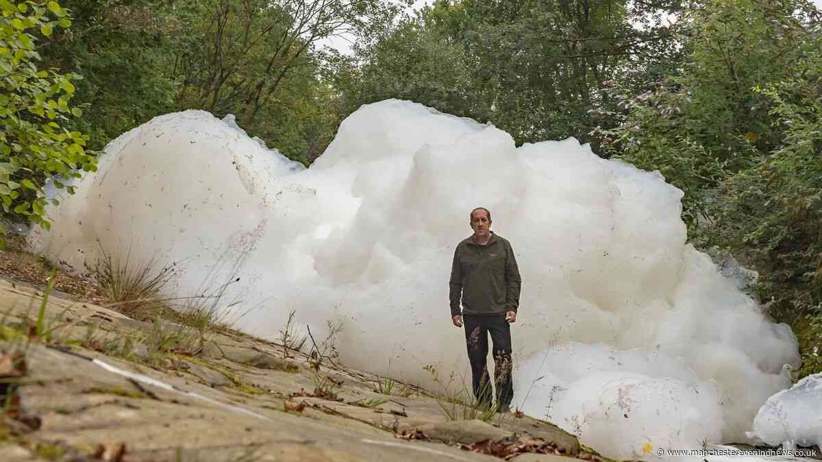 Oldham fire sees hundreds of fish die as 'foam iceberg' pollutes river