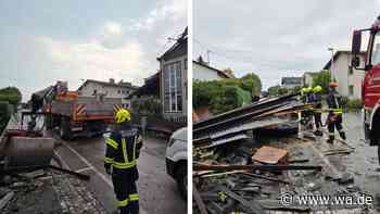 Tornado trifft Wohnsiedlung in Österreich – Dach wird durch die Luft gerissen