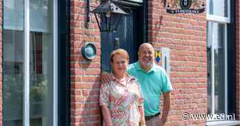Karin en Robert woonden dertig jaar in deze Valkenswaardse fabriek, nu staat ie te koop