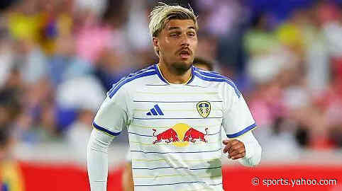 West Ham agree loan deal for Leeds striker Piroe