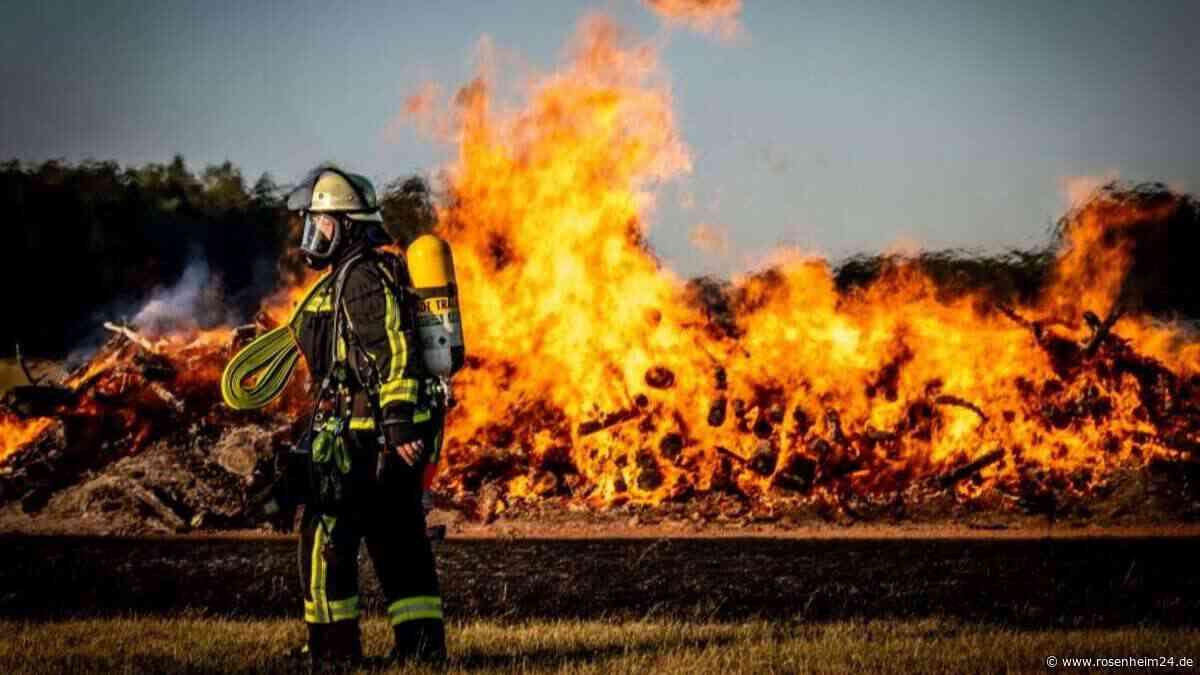 „Er stand in der Nähe“: Brandserie bei Palling – Jetzt hat die Polizei einen Verdächtigen