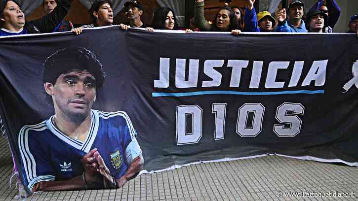Morte Maradona: “I medici ignorarono i segnali d’allarme, nessuno andò a vedere da cosa derivasse quel gonfiore”. La testimonianza al processo
