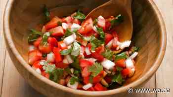 Mit diesem Tomatensalat beeindrucken Sie Ihre Gäste beim Grillen – Hobbyköche vergeben volle 5 Sterne