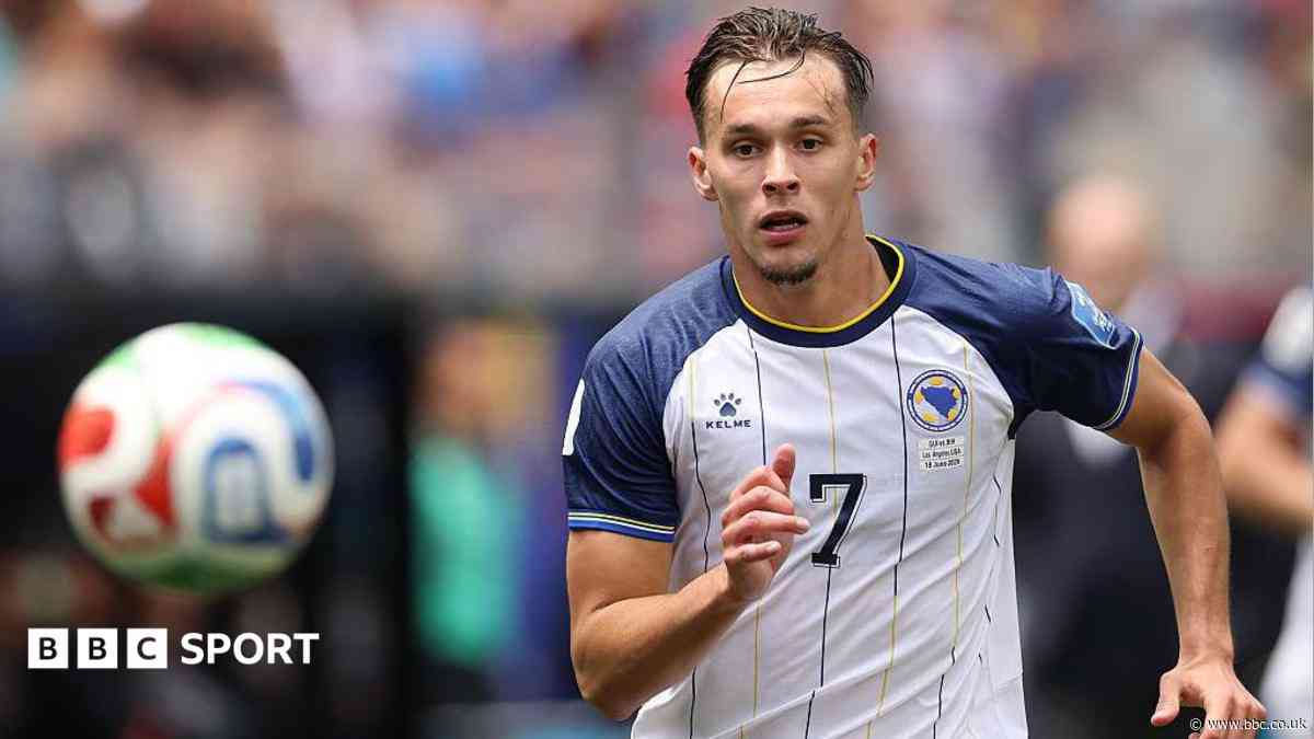 Newcastle complete £30m move for Benfica's Dedic
