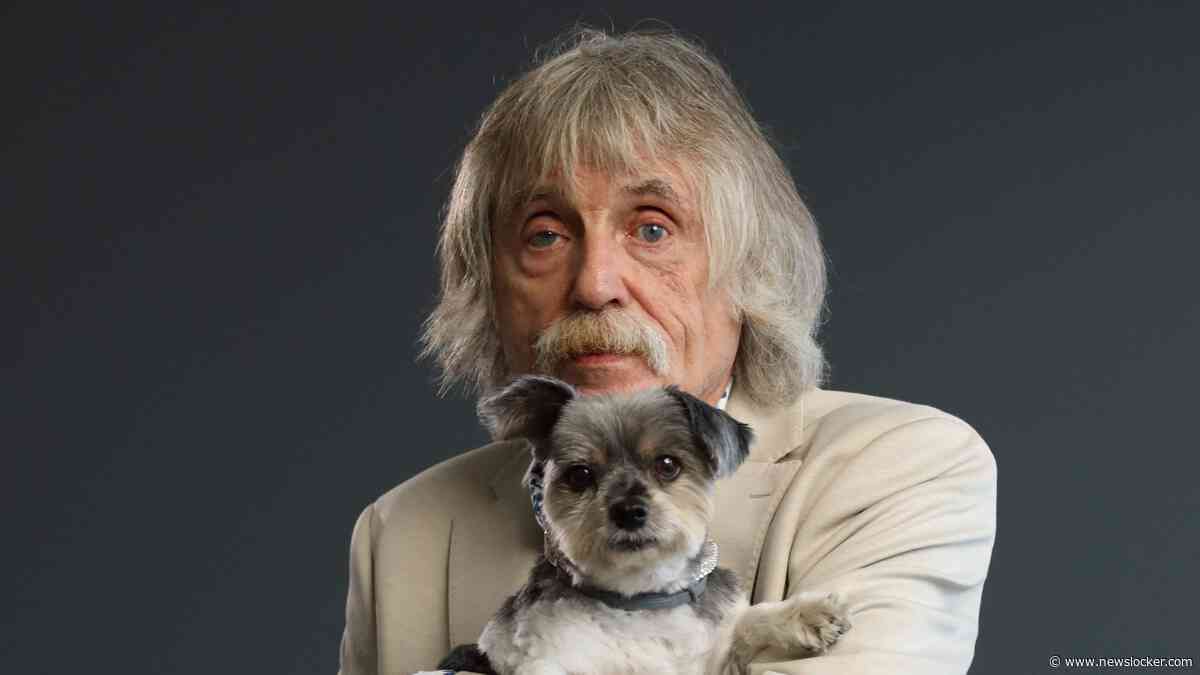 ’Steracteur’ Johan Derksen gesloopt na lange dag op de filmset: ’Dit heb ik onderschat’