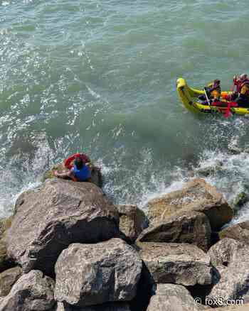 Fire crews rescue kayaker stranded on rocks in Lake Erie