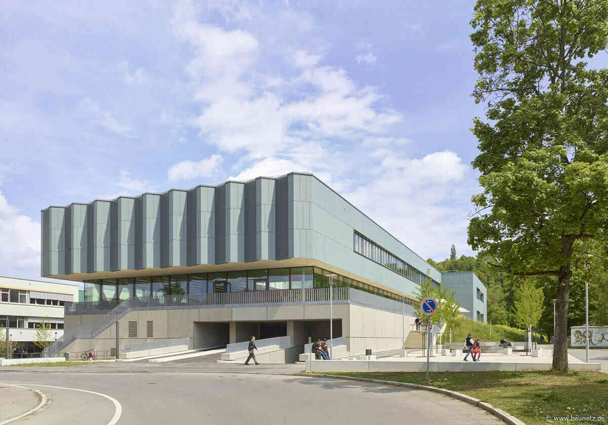 Bildung auf dem Parkdeck - Campusgebäude in Tübingen von a+r Architekten