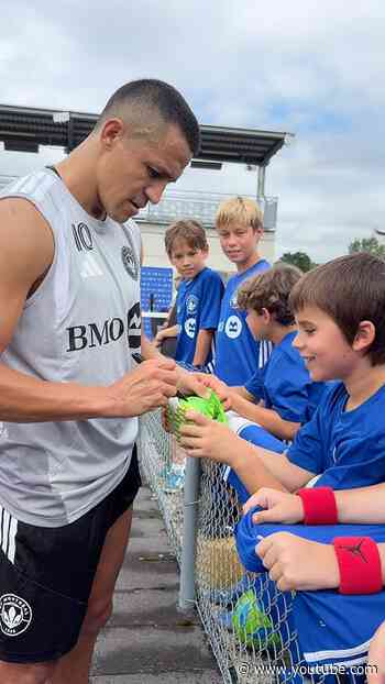 Sesión de autógrafos con Alexis Sánchez 🇨🇱💙