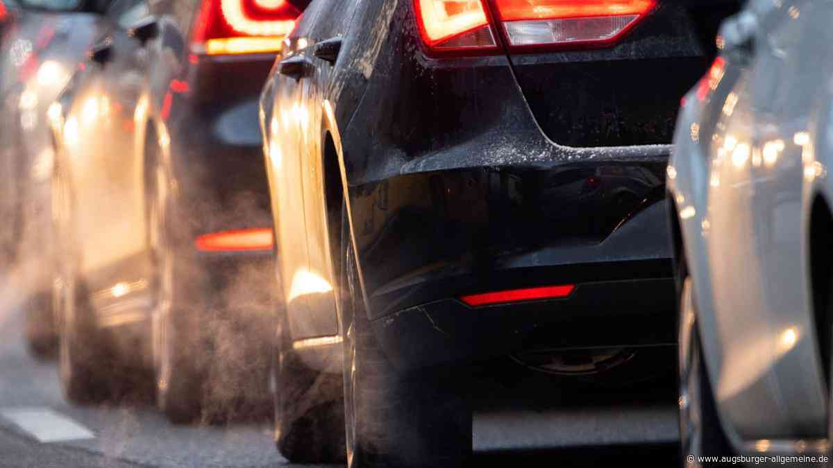 Drei Verletzte bei Unfall an der Gabel
