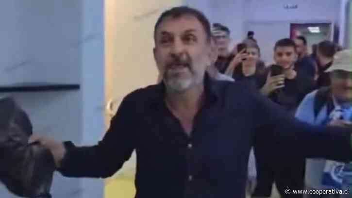 [VIDEO] Lluvia de billetes: El insólito festejo del presidente de club albanés en la Conference League