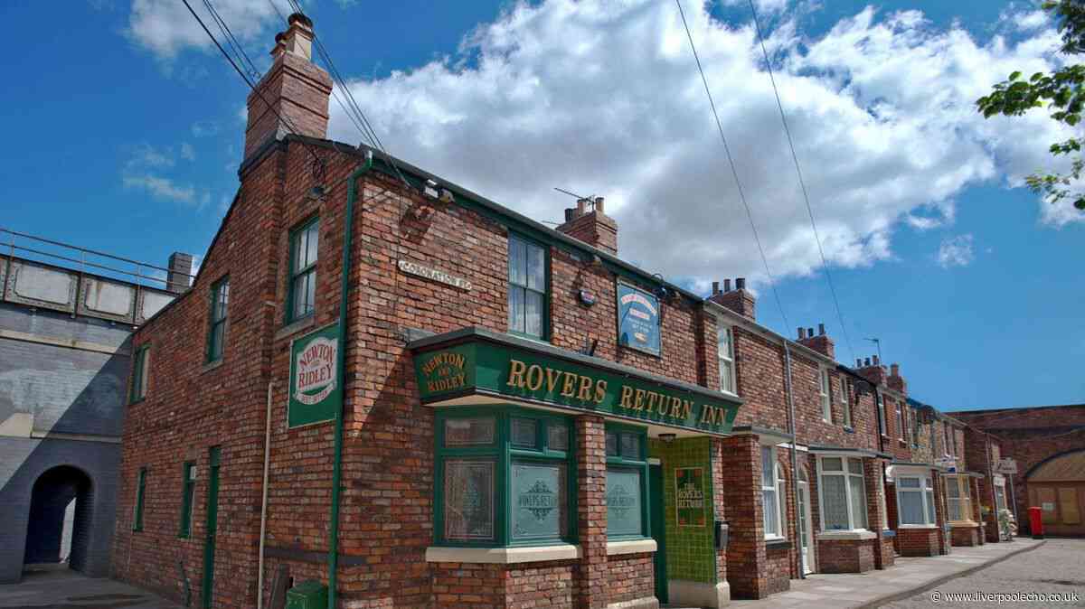 Coronation Street cancer twist 'sealed' for soap favourite as heartbroken fans spot clue