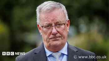 Health bodies back Nesbitt following resignation