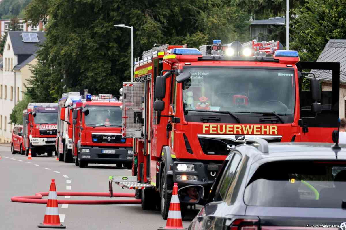 Einsatz in Hartmannsdorf: Feuerwehr rückt zu Baustelle aus