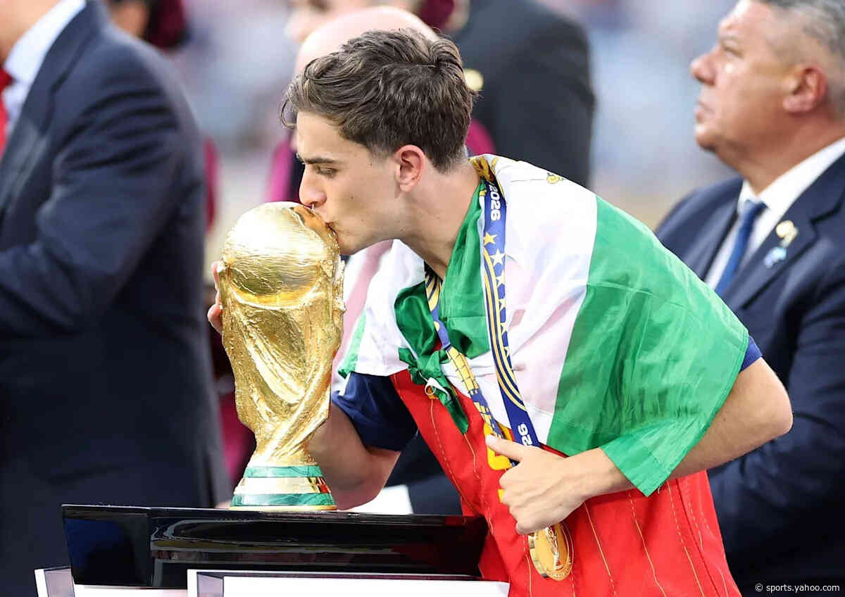Barcelona midfielder slams the door on Manchester United’s £35 million offer – report
