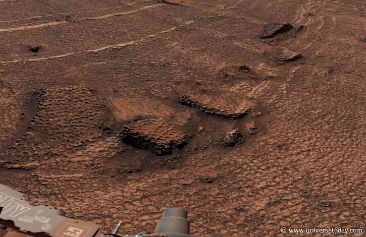 Mars Curiosity Rover Discovers Massive Field of Polygons