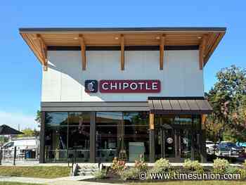 Chipotle offers BOGO deals for back-to-school, upcoming Sundays