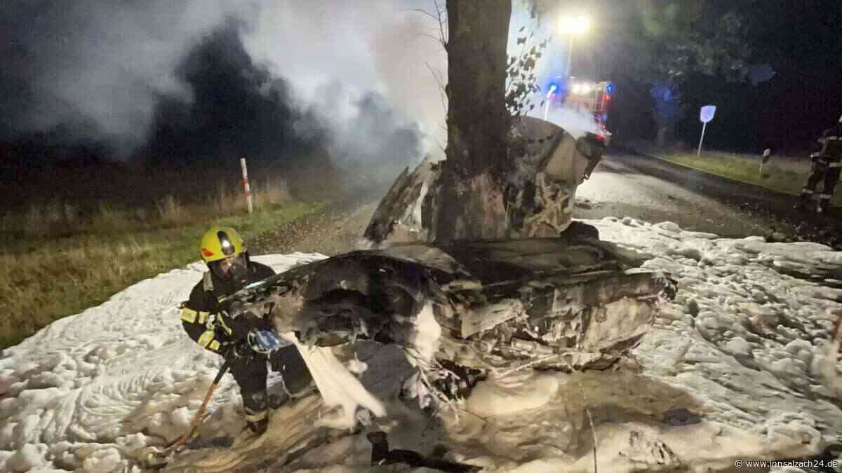 Unfall-Drama in Oberbayern: Junger Mann (19) aus BMW geschleudert – Auto geht in Flammen auf