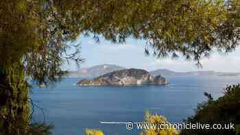 Man, 34, dies after beach rescue on popular Greek island