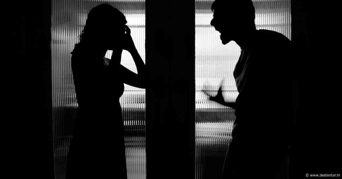 Ondanks bedreigingen en geweld wil zijn vriendin Harry (40) terug: ‘Ik heb spijt van mijn aangifte’