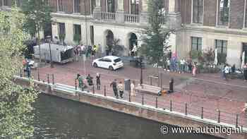 Gespot: Max Verstappen op de gracht