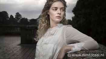 Samara Weaving geeft een pikante preview op haar 'X-Men'-rol terwijl ze hint naar de 'Hellfire Club'