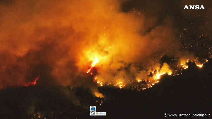 Il monte Morrone nella morsa delle fiamme: la battaglia dell’Abruzzo contro gli incendi. Marsilio: “La prevenzione? Colpa degli ambientalisti”