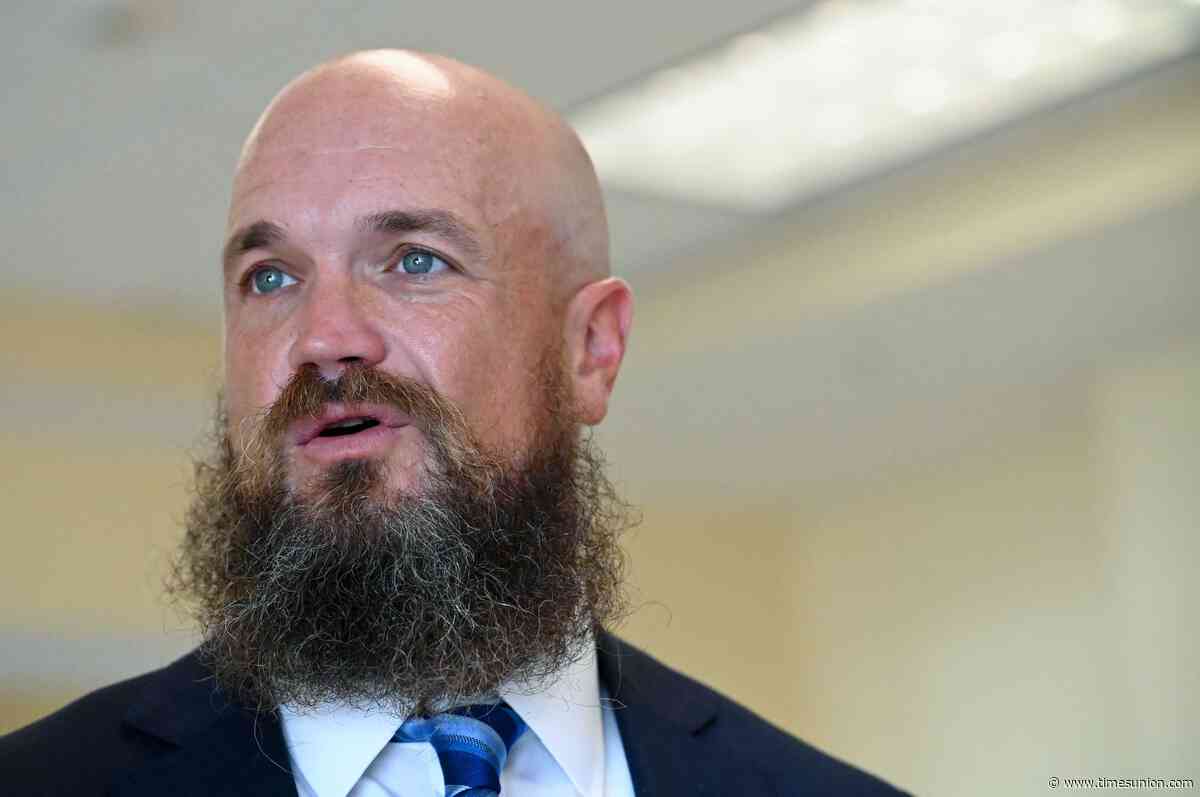 Judge rejects bid to take Lee Kindlon off case over alleged curse-filled rant