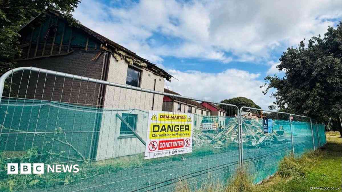 Demolition of Aberdeen's Raac properties gets under way