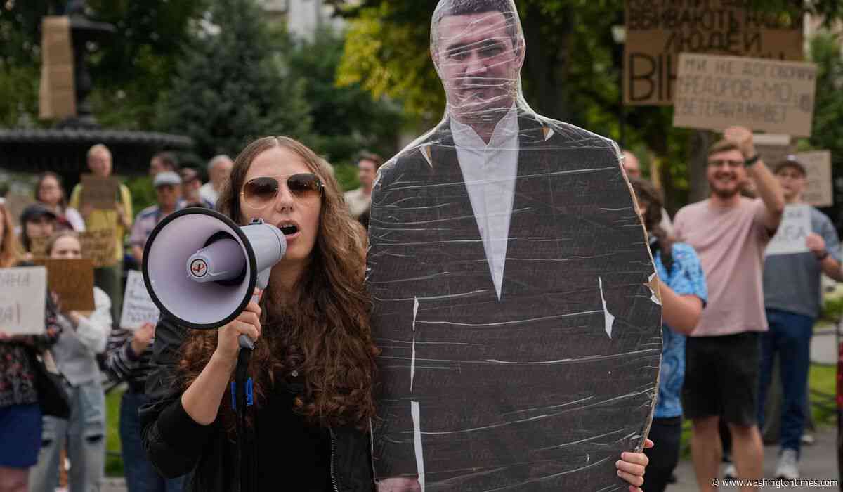 Ukraine's ousted defense minister challenges Zelenskyy with call for wartime elections