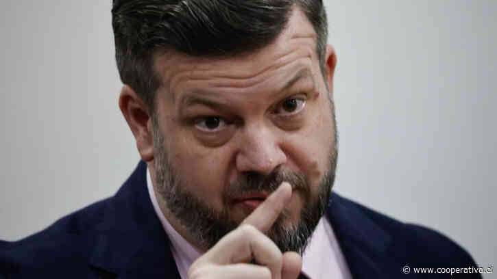 Kaiser cuestiona reforma de Kast: "Es lo más parecido a un sistema cada vez menos democrático"