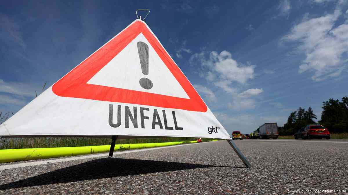 A8 bei Augsburg nach Auffahrunfall mit vier Lkws – Fahrbahn zeitweise gesperrt