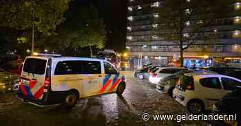 Grote brand in flat aan Schipholplein in Arnhem, bewoners geëvacueerd